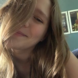 Meet your Posher, Abigail